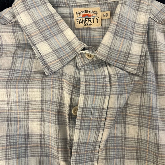 Faherty button down size Medium - Picture 2 of 4